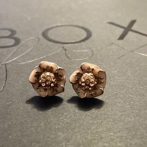 Urban outfitters flower earrings